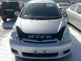 2003 Toyota Wish Pictures