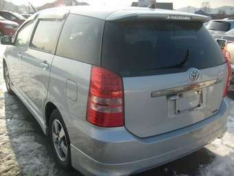 2003 Toyota Wish Pictures