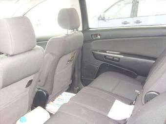 2003 Toyota Wish Pictures