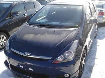 2003 Toyota Wish Pictures