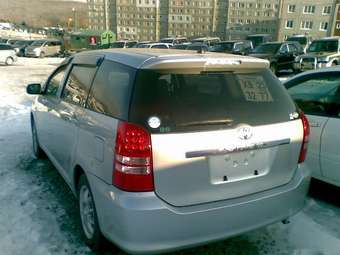 2003 Toyota Wish Pictures