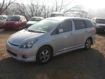 2003 Toyota Wish Pictures