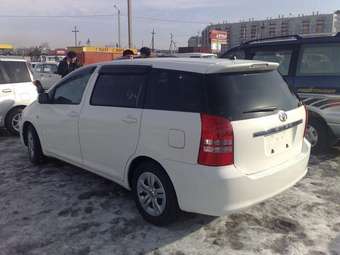 2003 Toyota Wish Photos