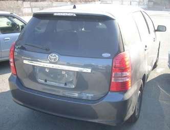 2003 Toyota Wish Images