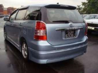 2003 Toyota Wish Photos