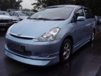 2003 Toyota Wish Photos