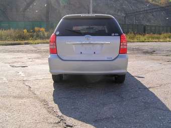 2003 Toyota Wish Photos
