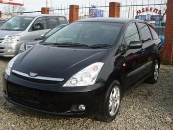 2003 Toyota Wish Pics