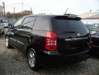 2003 Toyota Wish Pictures