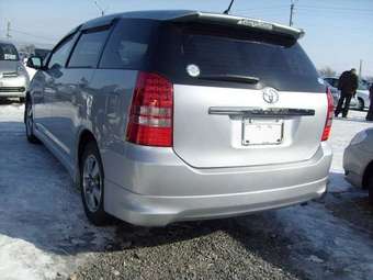 2003 Toyota Wish Pictures