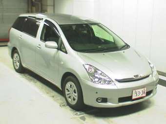 2003 Toyota Wish Photos