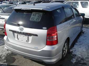 2003 Toyota Wish Pics