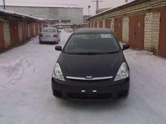 2003 Toyota Wish Pictures