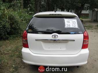 2003 Toyota Wish Pictures