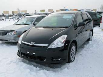 2003 Toyota Wish Images