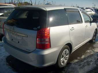 2003 Toyota Wish Photos