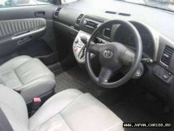 2003 Toyota Wish Pics