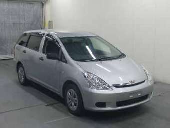 2003 Toyota Wish Images