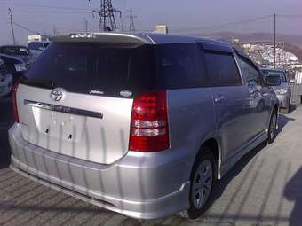 2003 Toyota Wish Pictures