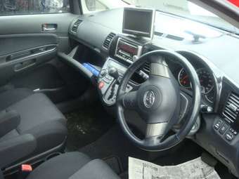 2003 Toyota Wish Photos