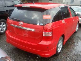 2003 Toyota Wish Photos