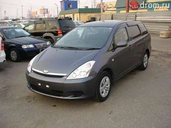 2003 Toyota Wish Pictures