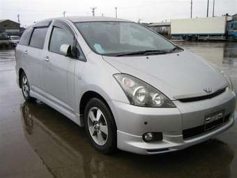 2003 Toyota Wish Pictures