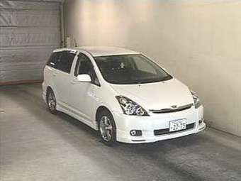 2003 Toyota Wish Photos