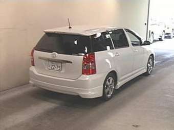 2003 Toyota Wish Photos