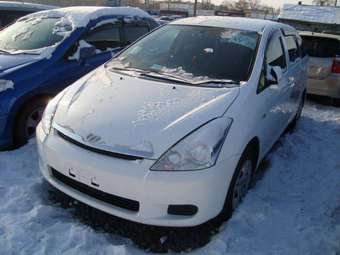 2003 Toyota Wish Pictures