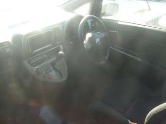 2003 Toyota Wish Pictures