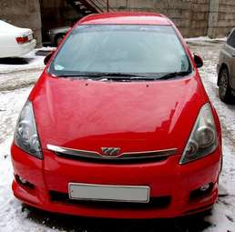 2003 Toyota Wish Pictures