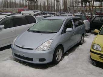 2003 Toyota Wish Pictures