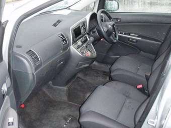 2003 Toyota Wish Images