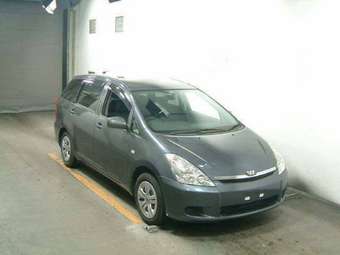 2003 Toyota Wish Photos