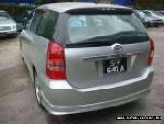 2003 Toyota Wish Photos