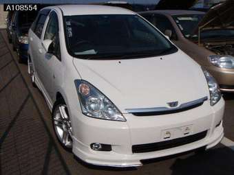 2003 Toyota Wish Photos