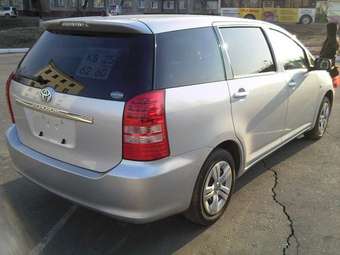 2003 Toyota Wish Photos