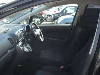 2003 Toyota Wish Pictures