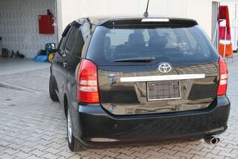 2003 Toyota Wish Photos