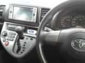 2003 Toyota Wish Pictures