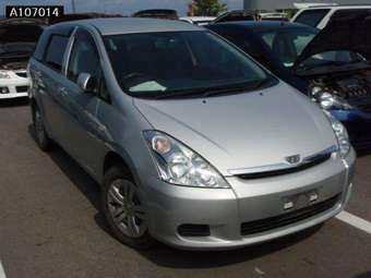 2003 Toyota Wish Pictures