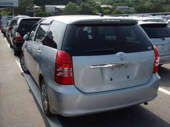 2003 Toyota Wish Photos