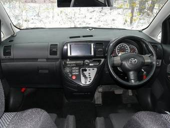 2003 Toyota Wish Wallpapers