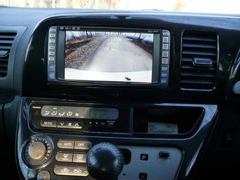 2003 Toyota Wish Images