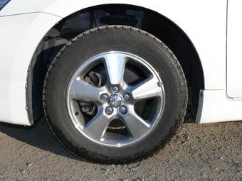 2003 Toyota Wish Pictures