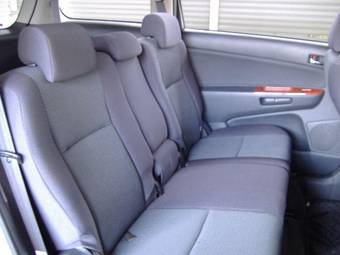 2003 Toyota Wish Pictures