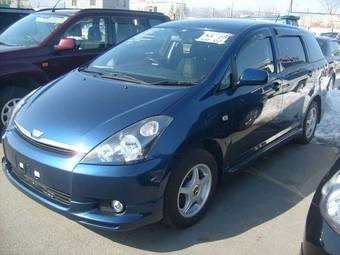 2003 Toyota Wish Pictures