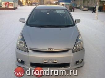 2003 Toyota Wish Photos