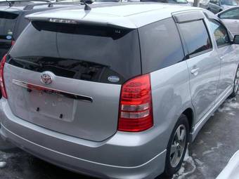 2003 Toyota Wish Pictures